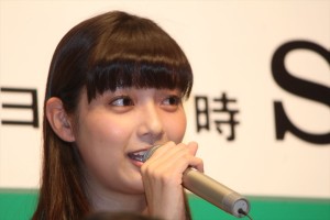 新川優愛、ドラマ『明日の約束』制作発表会見に登壇