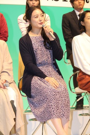 仲間由紀恵、ドラマ『明日の約束』制作発表会見に登壇