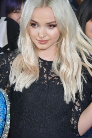 『ディセンダント2』プレミア・イベントに登壇したダヴ・キャメロン