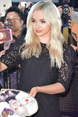 『ディセンダント2』プレミア・イベントに登壇したダヴ・キャメロン