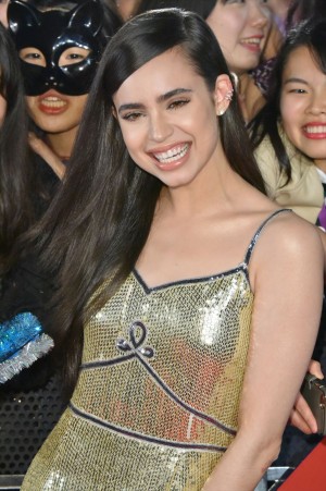 『ディセンダント2』プレミア・イベントに登壇したソフィア・カーソン