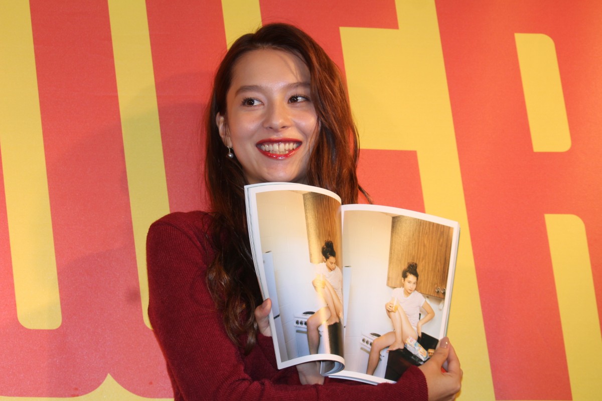 “テラハNo.1美女”Niki、「毎日をハッピーに過ごしたい」　21歳の抱負を語る