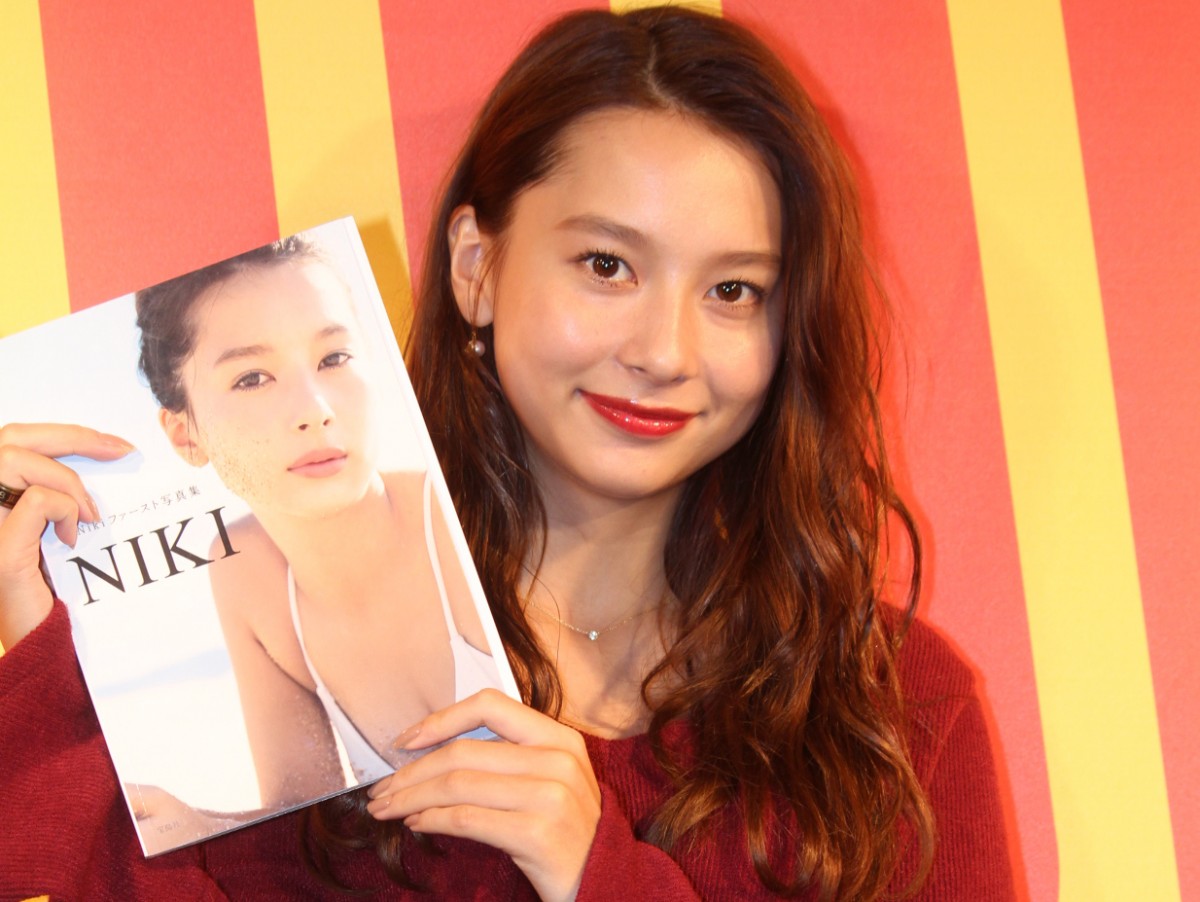 “テラハNo.1美女”Niki、「毎日をハッピーに過ごしたい」　21歳の抱負を語る