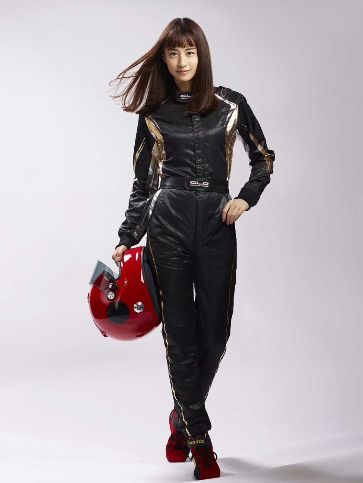 山本美月、TVドラマ初主演で自動車デザイナーに！クールなレーシングスーツ姿を披露