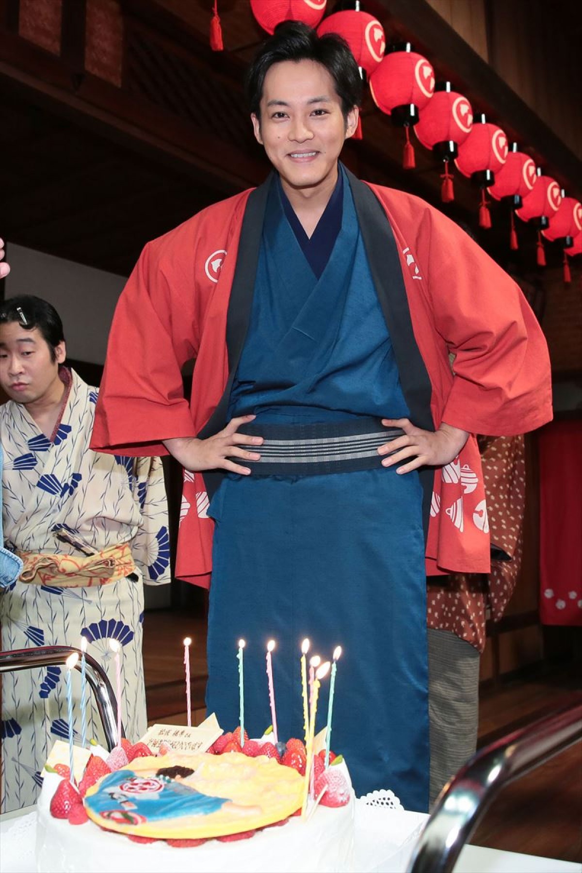 『わろてんか』松坂桃李、29歳誕生日に共演者から祝福「もっと作品を盛り上げたい」