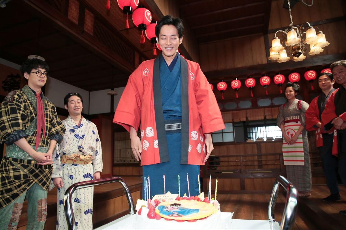 『わろてんか』松坂桃李、29歳誕生日に共演者から祝福「もっと作品を盛り上げたい」