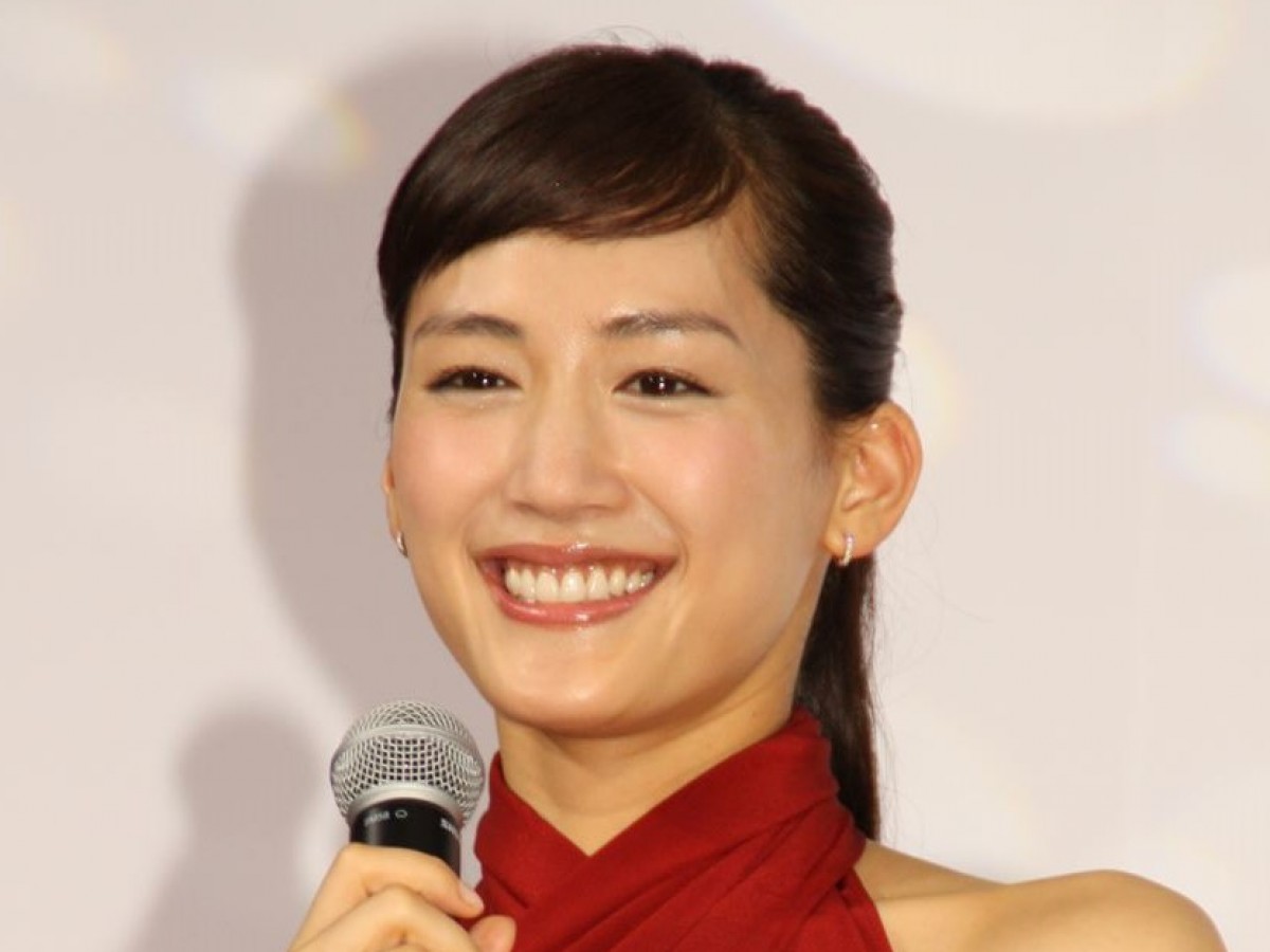 綾瀬はるか主演『奥様は、取り扱い注意』、青木さやかの怪演に「今日の主役」と大反響