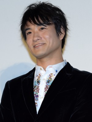 映画『斉木楠雄のΨ難』初日舞台挨拶に出席した笠原秀幸