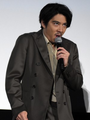 映画『斉木楠雄のΨ難』初日舞台挨拶に出席した賀来賢人
