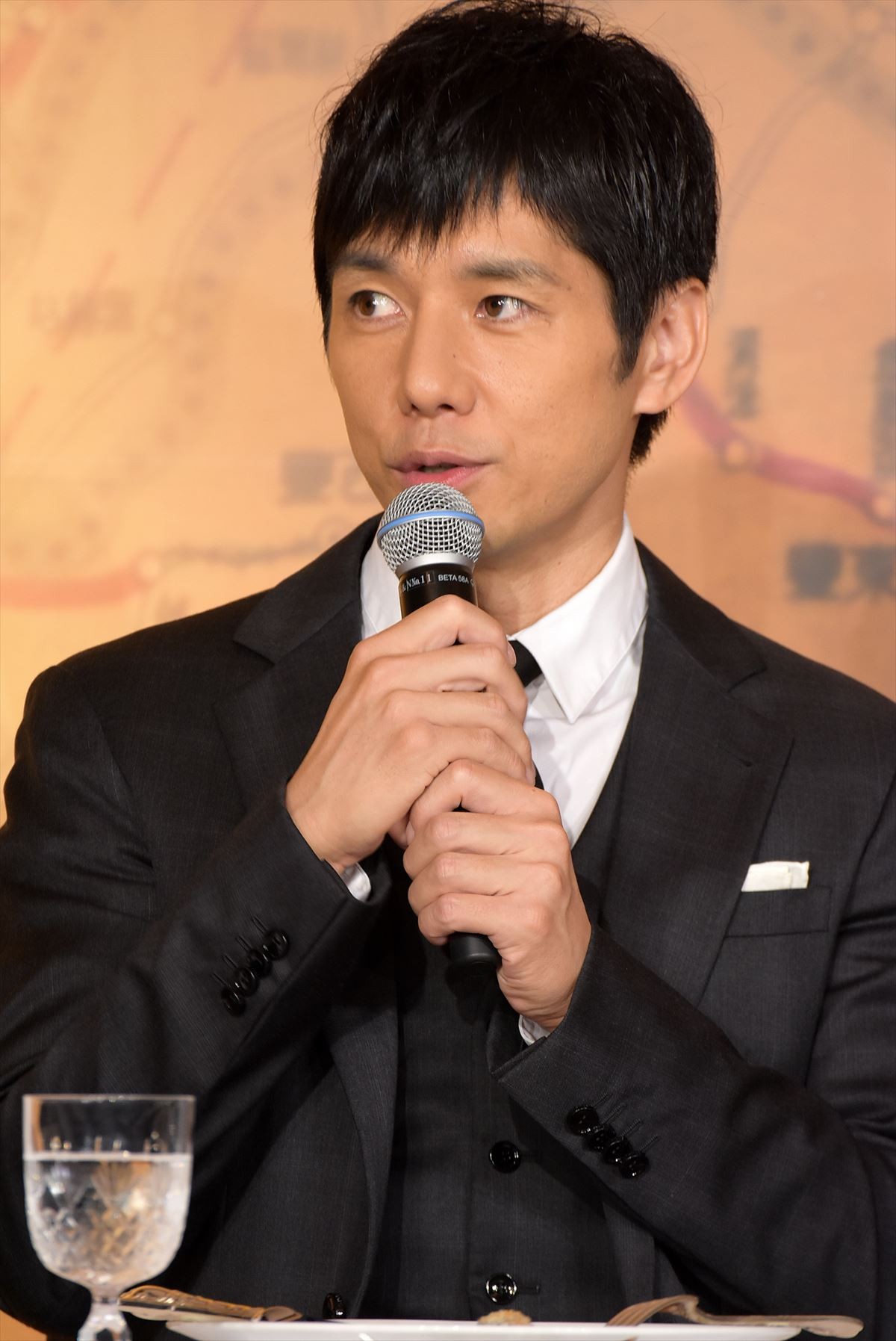 嵐・二宮和也、主演作と帝国ホテルの“意外な繋がり”に驚き 幻のレシピに舌鼓も