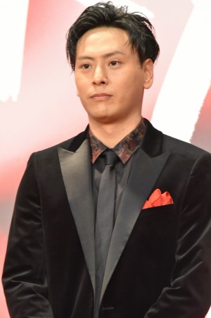 山下健二郎、「第30回東京国際映画祭」オープニング＆レッドカーペットに登場