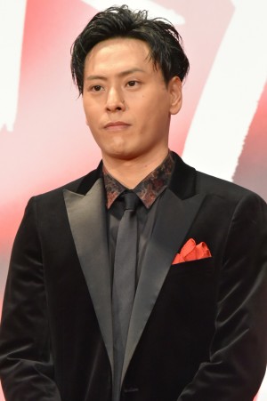 山下健二郎、「第30回東京国際映画祭」オープニング＆レッドカーペットに登場