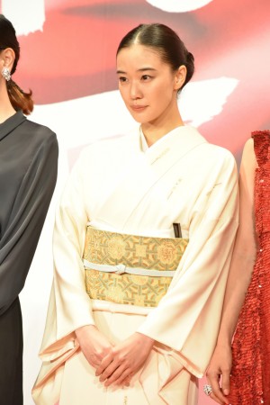 蒼井優、「第30回東京国際映画祭」オープニング＆レッドカーペットに登場