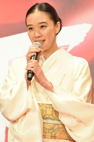 蒼井優、「第30回東京国際映画祭」オープニング＆レッドカーペットに登場