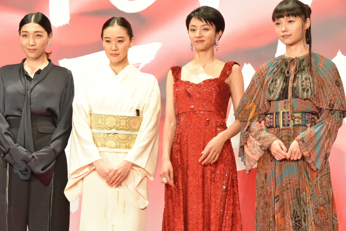 ＜TIFF2017＞チーム「85年組」安藤サクラ＆蒼井優＆満島ひかり＆宮崎あおい「厄なんてフッ飛ばす」