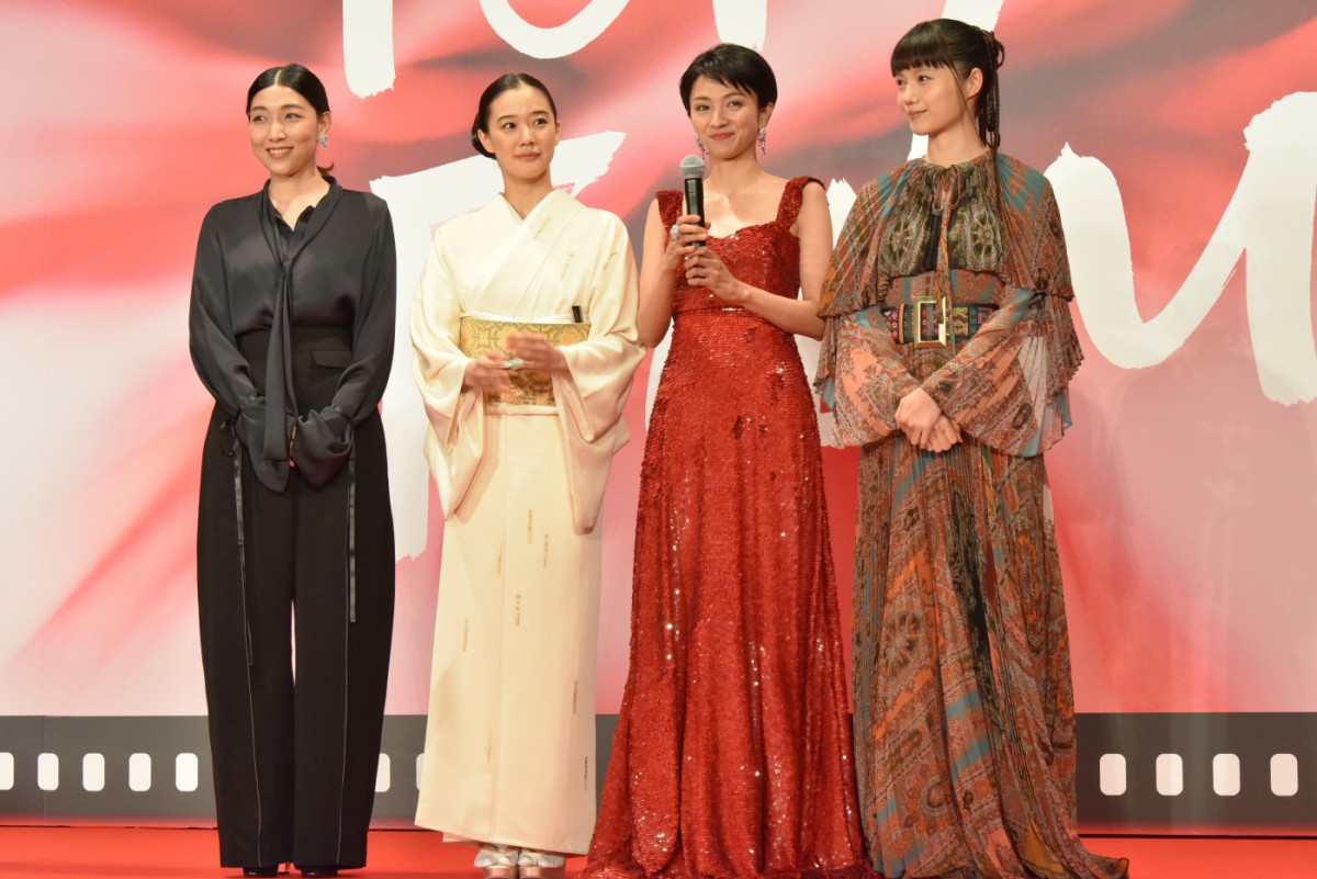 ＜TIFF2017＞チーム「85年組」安藤サクラ＆蒼井優＆満島ひかり＆宮崎あおい「厄なんてフッ飛ばす」