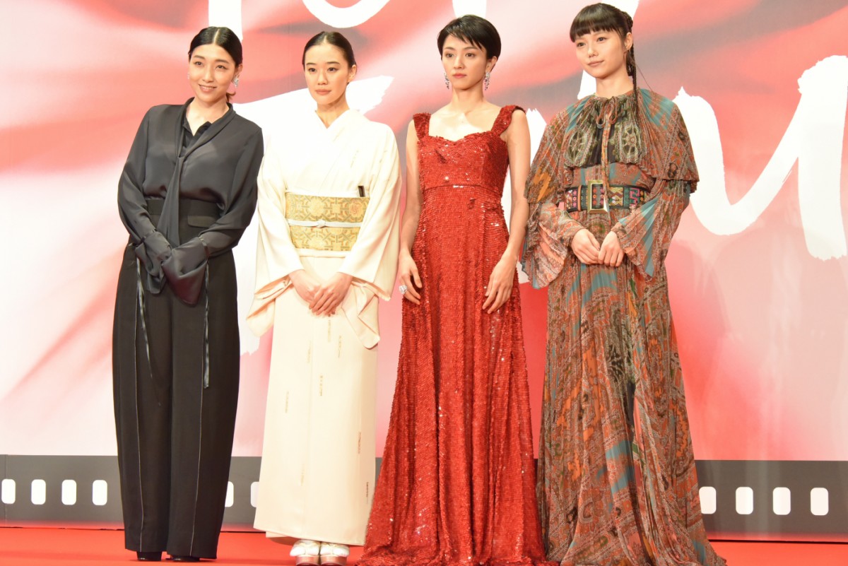 ＜TIFF2017＞チーム「85年組」安藤サクラ＆蒼井優＆満島ひかり＆宮崎あおい「厄なんてフッ飛ばす」