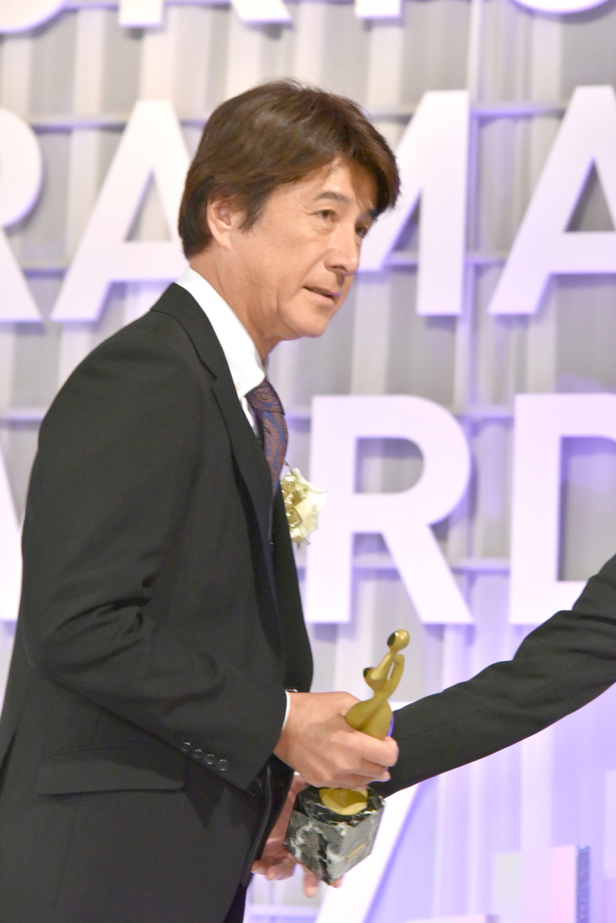 ＜ドラマアウォード2017＞堺雅人、『真田丸』で主演男優賞を受賞も謙遜「助演を1年間積み重ねた」