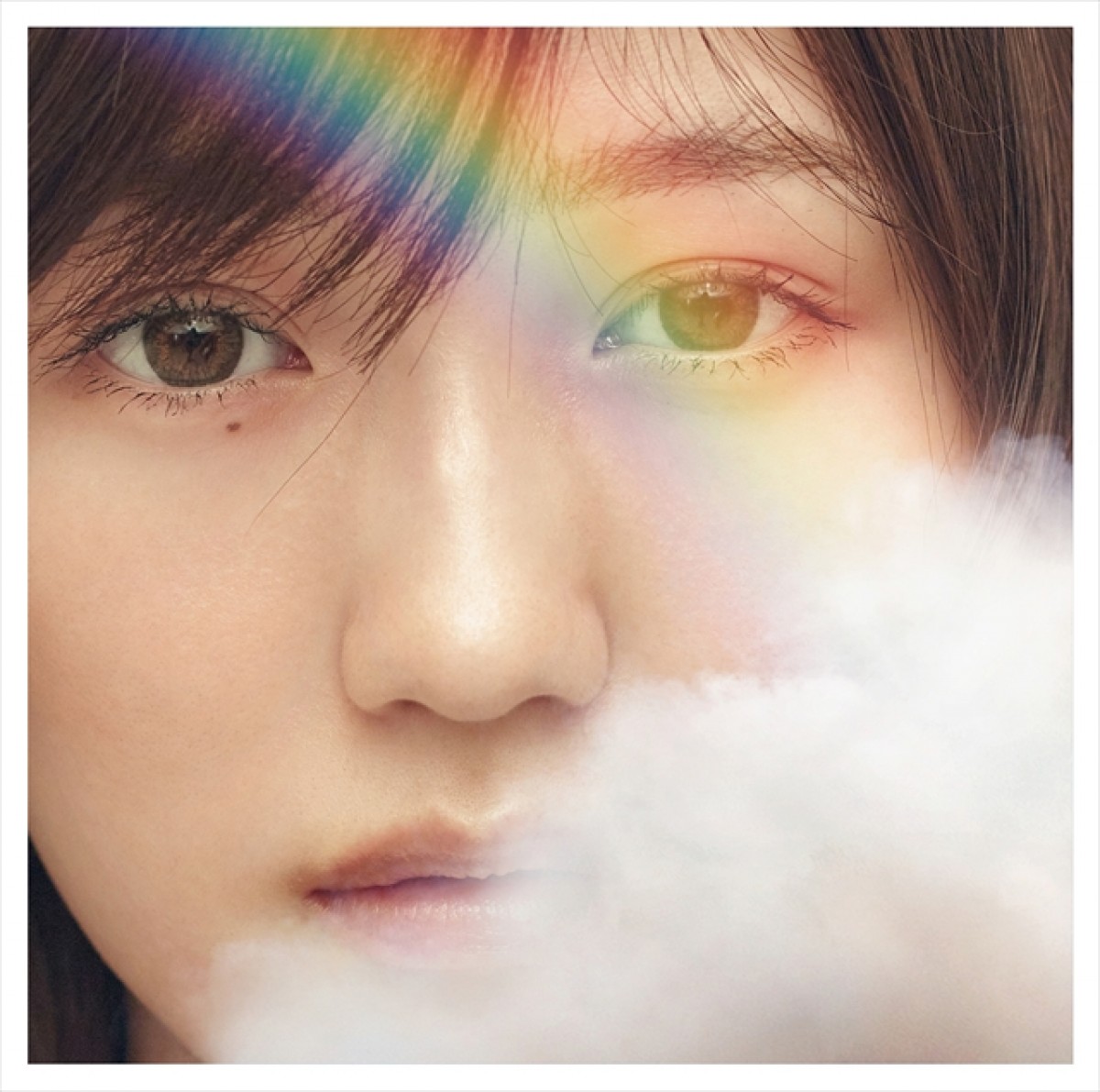 渡辺麻友、雨のなか全力疾走！ AKB48『11月のアンクレット』MV公開