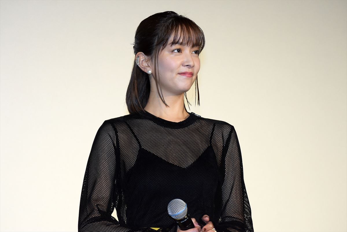 松岡茉優、独特な表現で主演作をアピール「忘れられない人がいる人のお葬式場になる」
