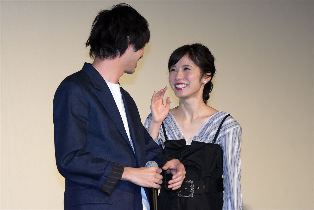 松岡茉優、独特な表現で主演作をアピール「忘れられない人がいる人のお葬式場になる」