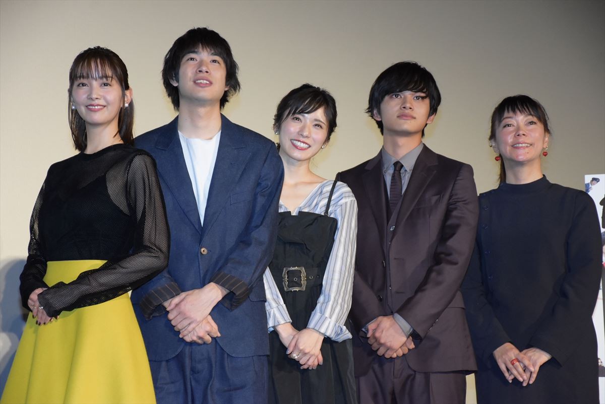 松岡茉優、独特な表現で主演作をアピール「忘れられない人がいる人のお葬式場になる」