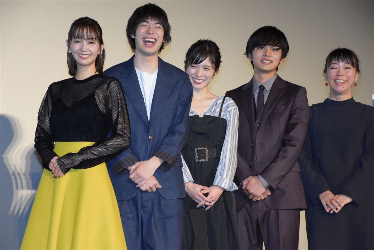 松岡茉優、独特な表現で主演作をアピール「忘れられない人がいる人のお葬式場になる」