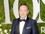 ケヴィン・スペイシー、過去の未成年へのわいせつ未遂疑惑を謝罪　同性愛を告白