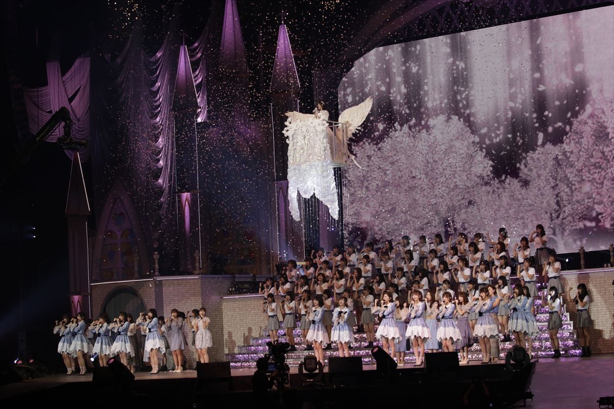 渡辺麻友、卒業コンサートで大粒の涙「私が信じて歩んだ道は間違ってなかった」