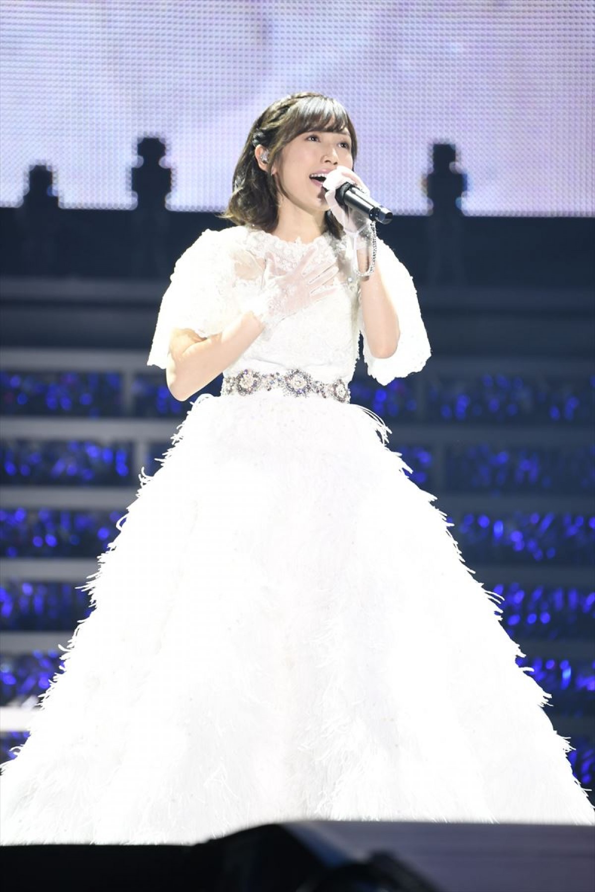 渡辺麻友、卒業コンサートで大粒の涙「私が信じて歩んだ道は間違ってなかった」