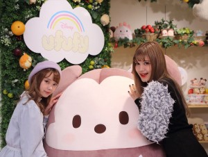「Disney ufufy」の期間限定ポップアップストアに人気モデルの紗蘭＆mimが来店