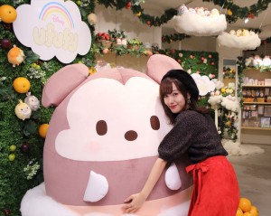 「Disney ufufy」の期間限定ポップアップストア「雲の上のufufyガーデン」に人気モデルの前田希美が来店