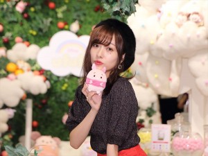 「Disney ufufy」の期間限定ポップアップストア「雲の上のufufyガーデン」に人気モデルの前田希美が来店