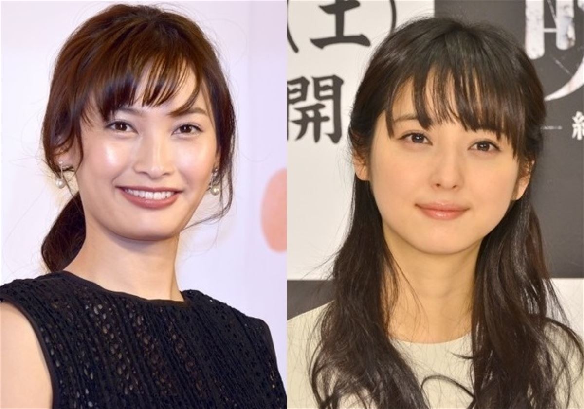 佐々木希&大政絢、プールでのツーショットを披露