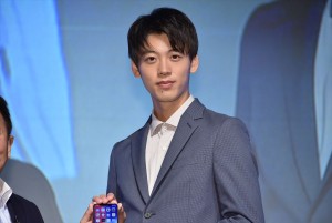 竹内涼真、ソフトバンク新テレビCM発表会に登場