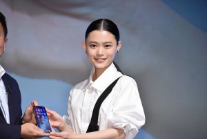 杉咲花、ソフトバンク新テレビCM発表会に登場