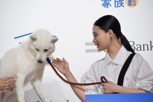 杉咲花、ソフトバンク新テレビCM発表会に登場