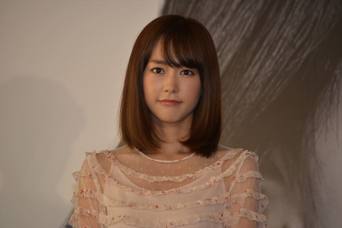 桐谷美玲、鈴木伸之からブルガリのネックレス“ハグつけ” に「照れちゃいます！」
