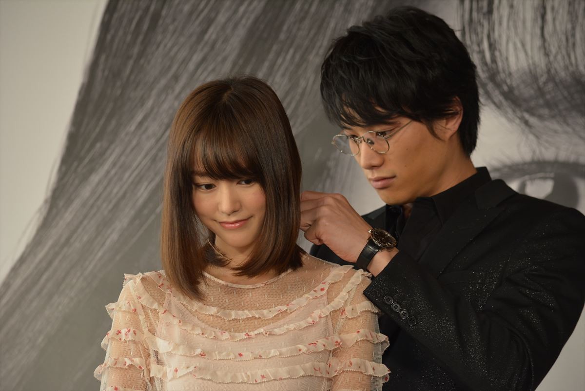桐谷美玲、鈴木伸之からブルガリのネックレス“ハグつけ” に「照れちゃいます！」
