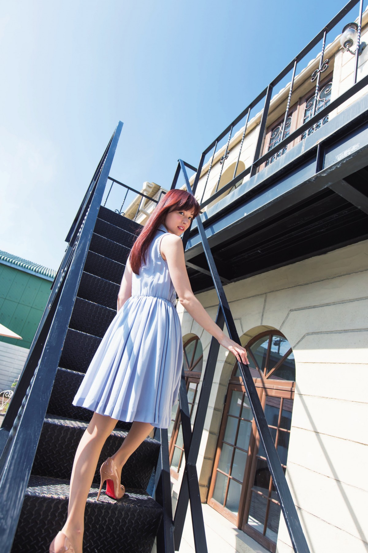 新井恵理那、岡副麻希ら人気キャスター勢揃い 『原色美人キャスター大図鑑2018』発売