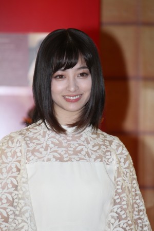 『ときめくスイーツ ‐光り輝くあま～い贈り物‐』点灯式に登場した橋本環奈