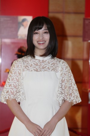 『ときめくスイーツ ‐光り輝くあま～い贈り物‐』点灯式に登場した橋本環奈