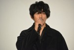 瑛太、映画『光』プレミア試写会舞台挨拶に登壇