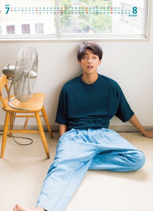 竹内涼真、2018年カレンダーを発売