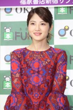 若月佑美、写真集『パレット』発売記念お渡し会・合同取材の様子