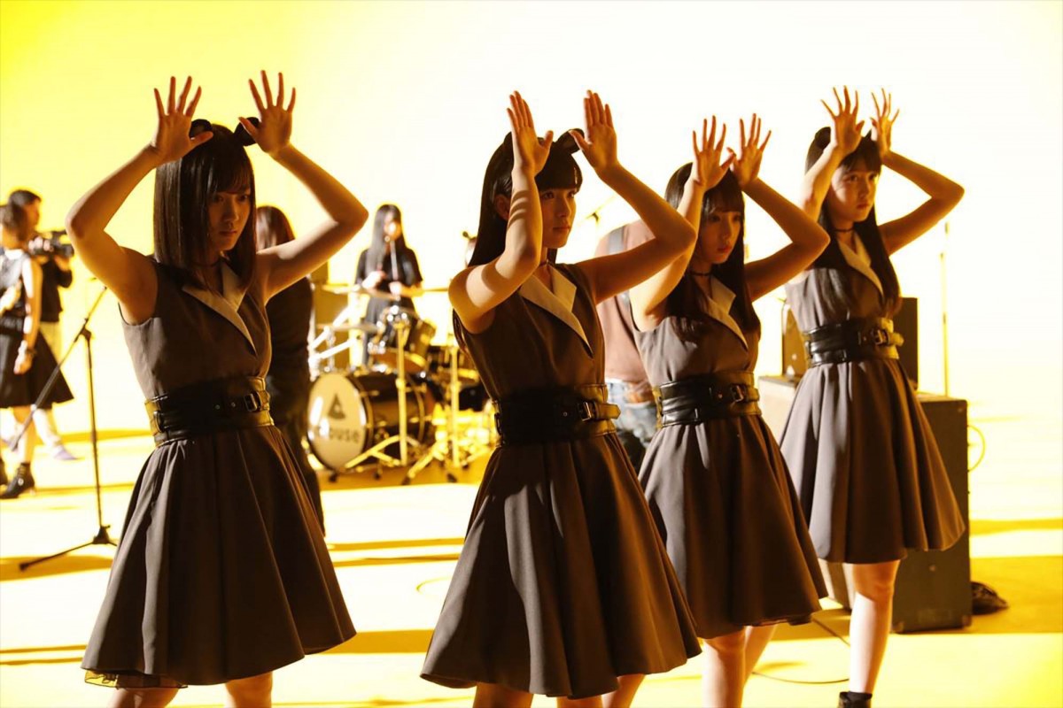 乃木坂46・白石麻衣、生田絵梨花らがバンド結成!?　マウスコンピューター新CM