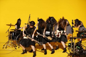 乃木坂46メンバー出演、マウスコンピューター新CM「マウスバンド」篇