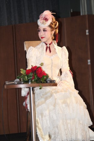 仙名彩世、宝塚歌劇花組公演 ミュージカル・ゴシック『ポーの一族』制作発表会に登壇