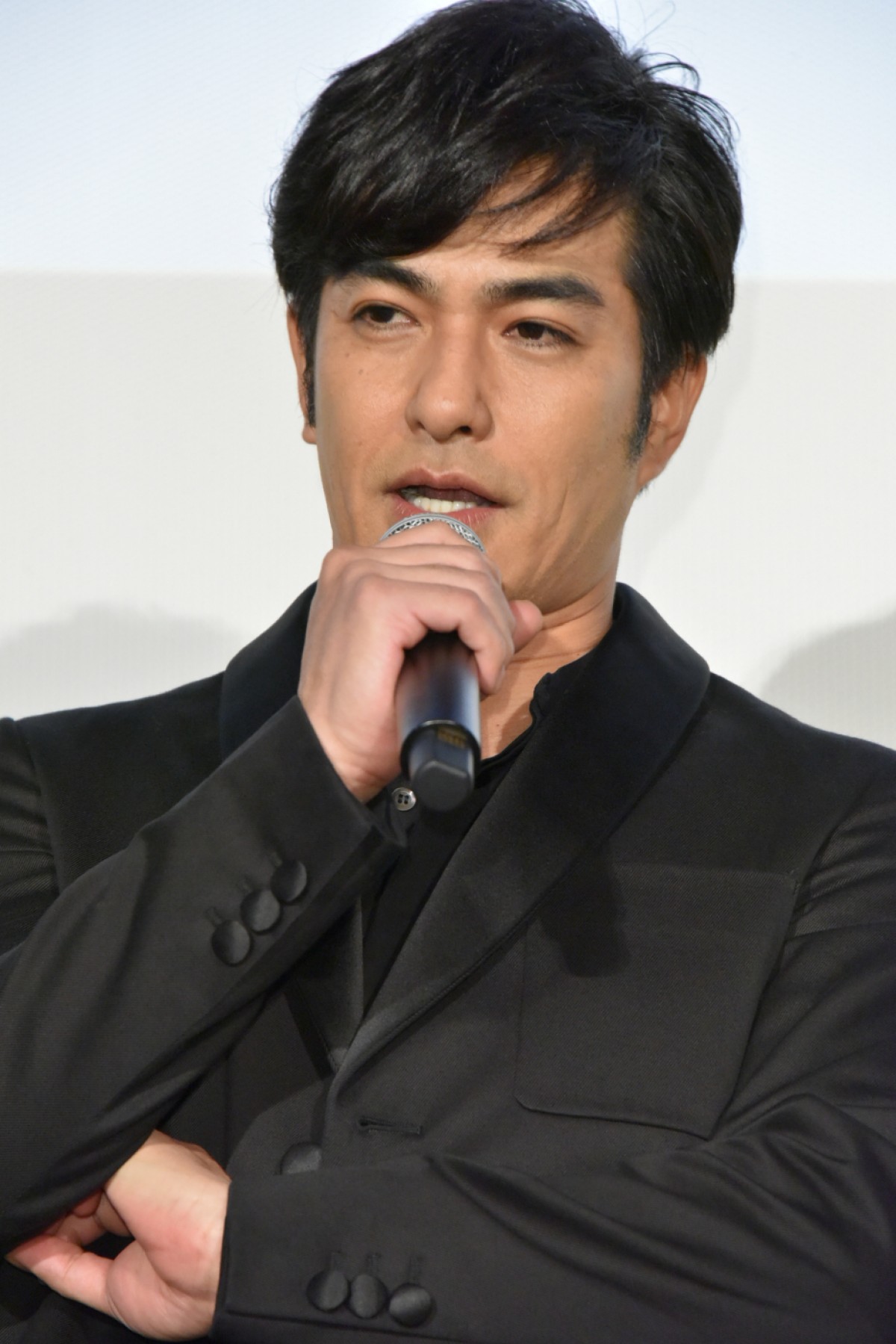 佐藤健、“笑顔”が苦手？「僕、あんまり笑わなくて…」土屋太鳳のフォローに照れる