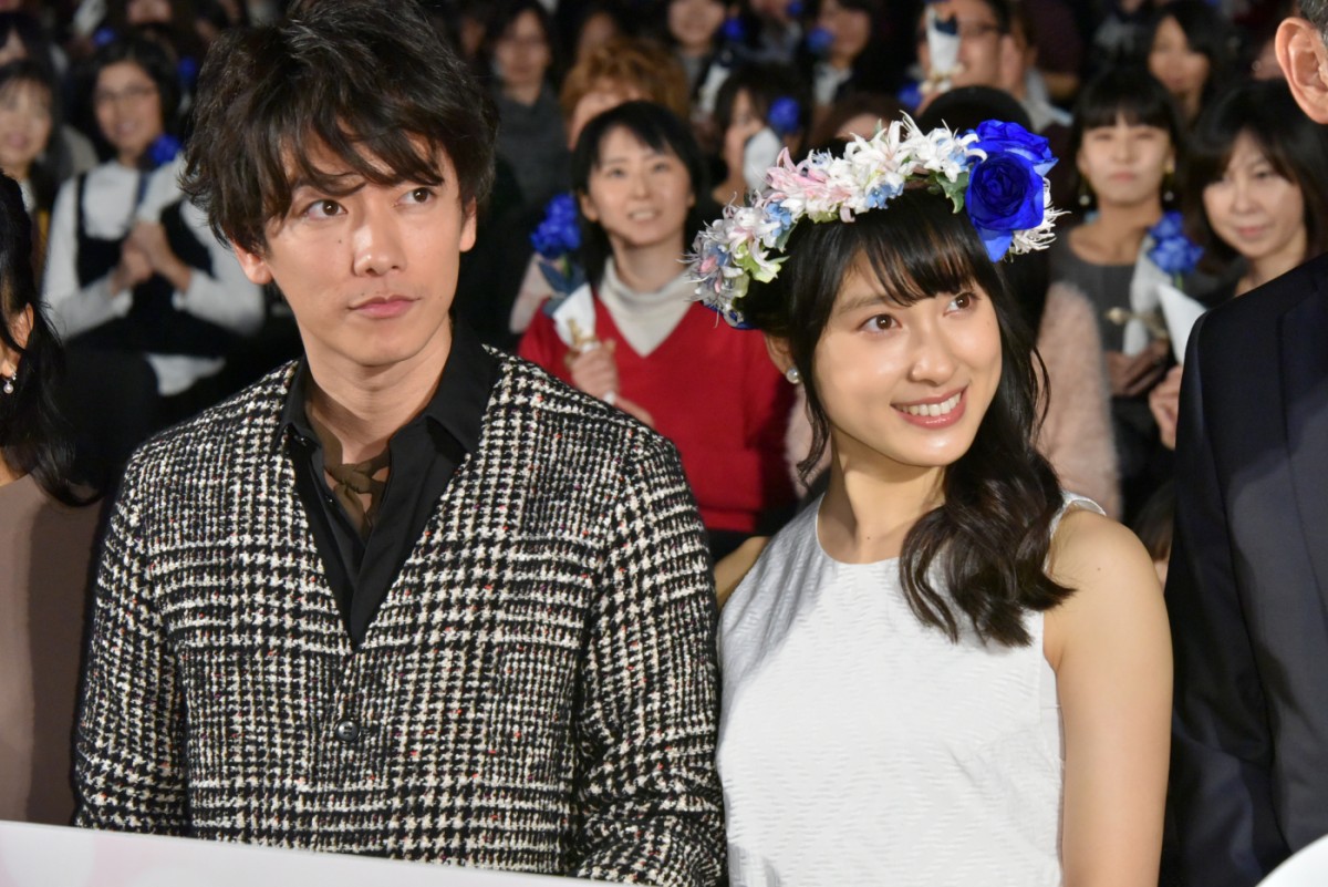 佐藤健、“笑顔”が苦手？「僕、あんまり笑わなくて…」土屋太鳳のフォローに照れる